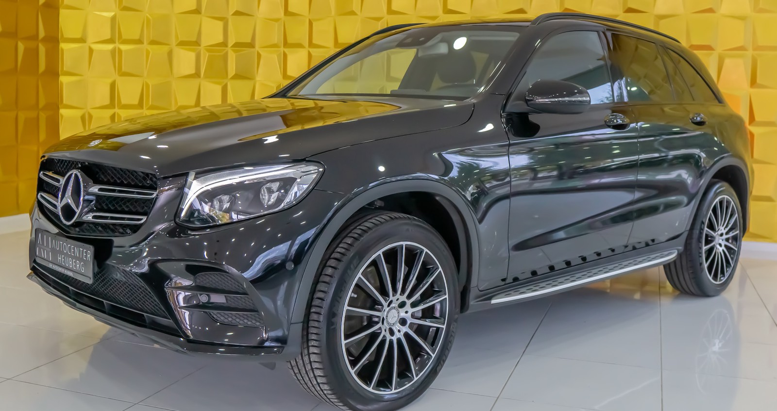 Mercedes-Benz GLC 250 AMG 4x4/PANO/NAVI/LED/NIGHT PAKET/LUFT