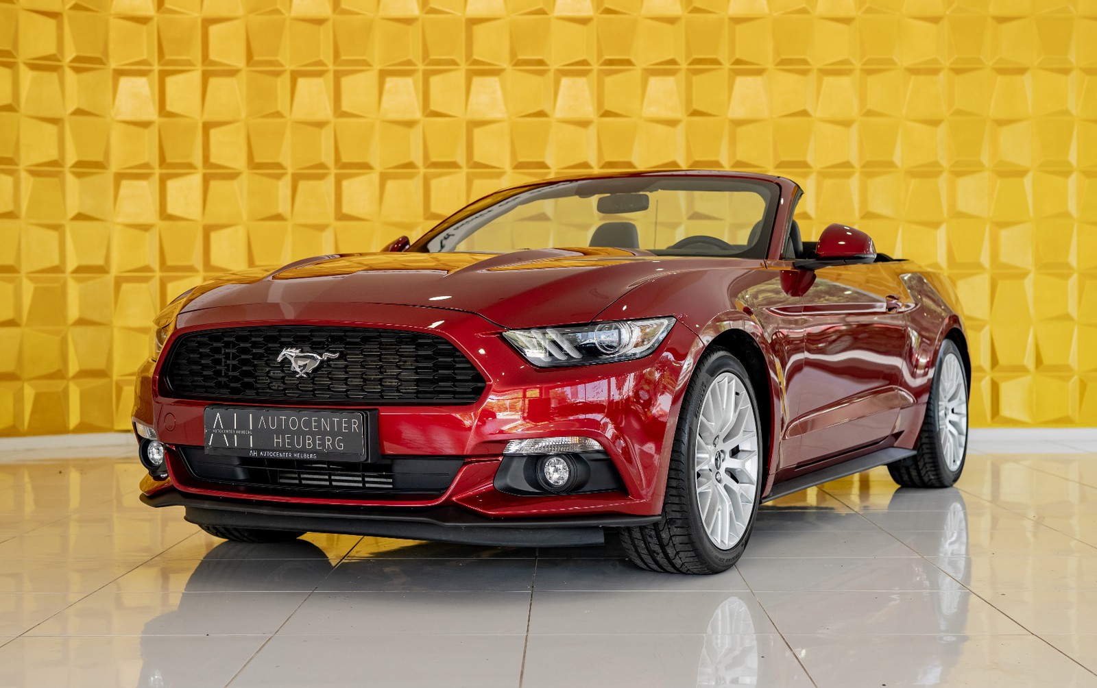 Ford Mustang 2.3 EcoBoost Cabrio NAVI KAMERA 1.Hd Automatik