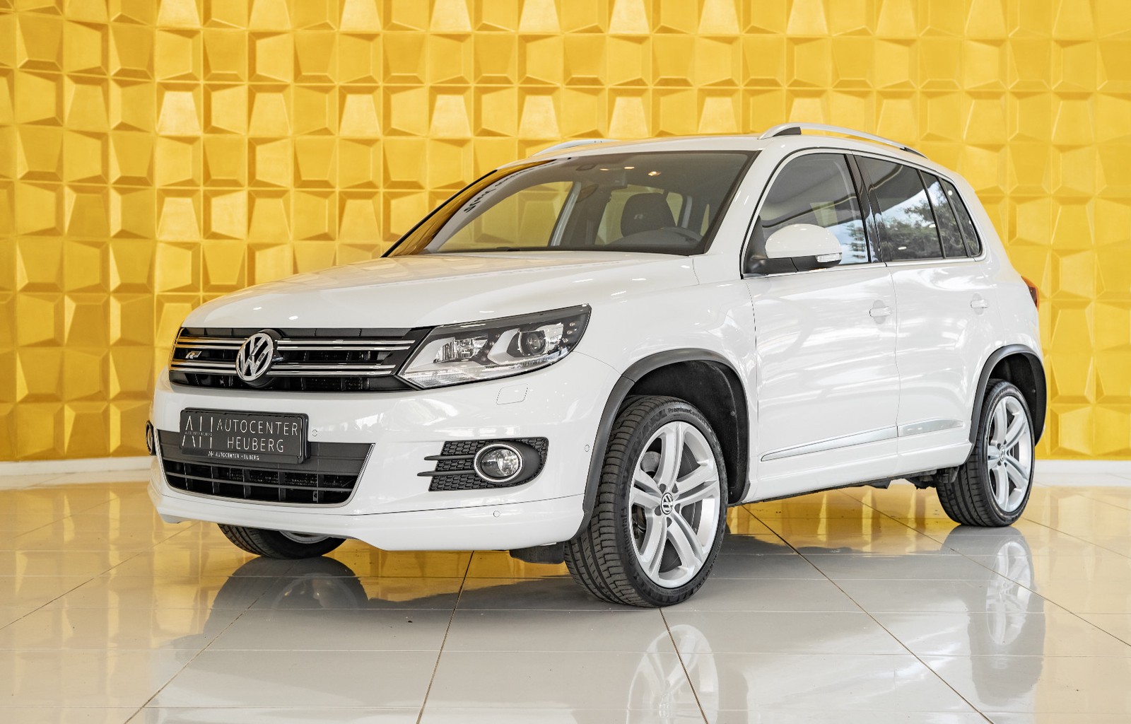 Volkswagen Tiguan 2.0TDI R Line NAVI KAMERA PANO