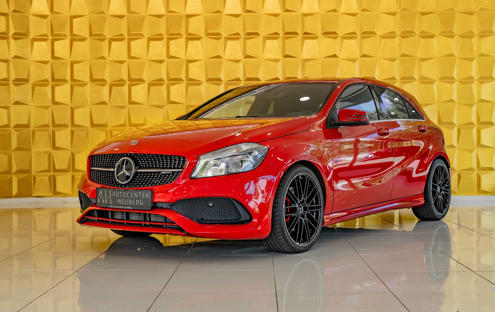 Mercedes-Benz A 250 AMG JUNGE STERNE DISTRONIC NAVI KAM.