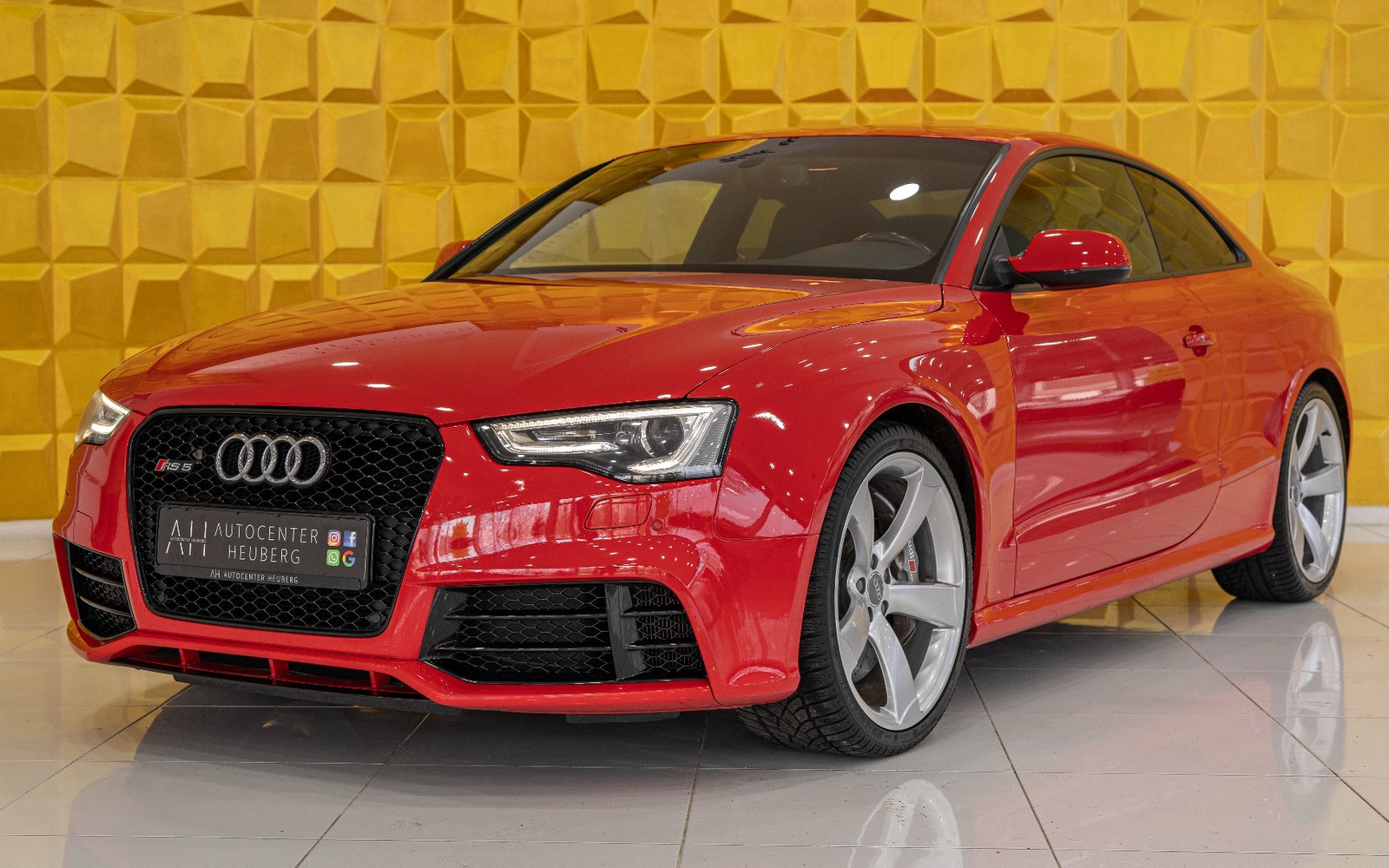 Audi RS5 KAM NAVI XENON PDC CARBON B&0 KEYLESS