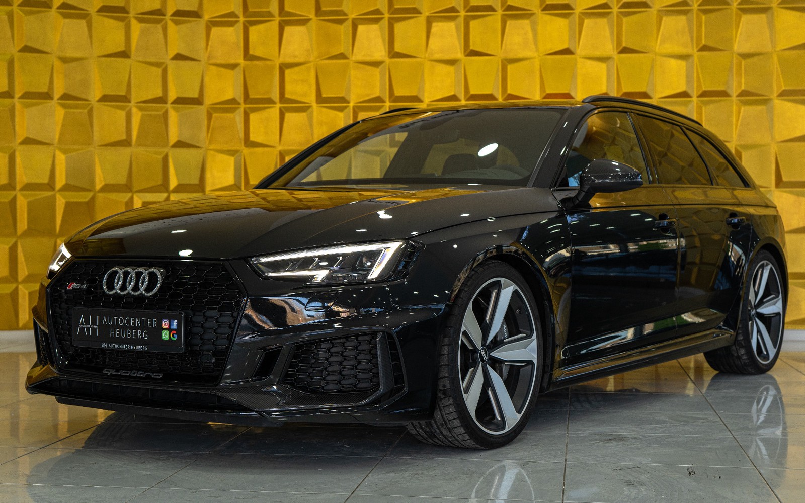 Audi RS4 Avant 2.9 TFSI quattro 2xCARBON AUDI EXCLUSIVE RS SITZE-ABGAS