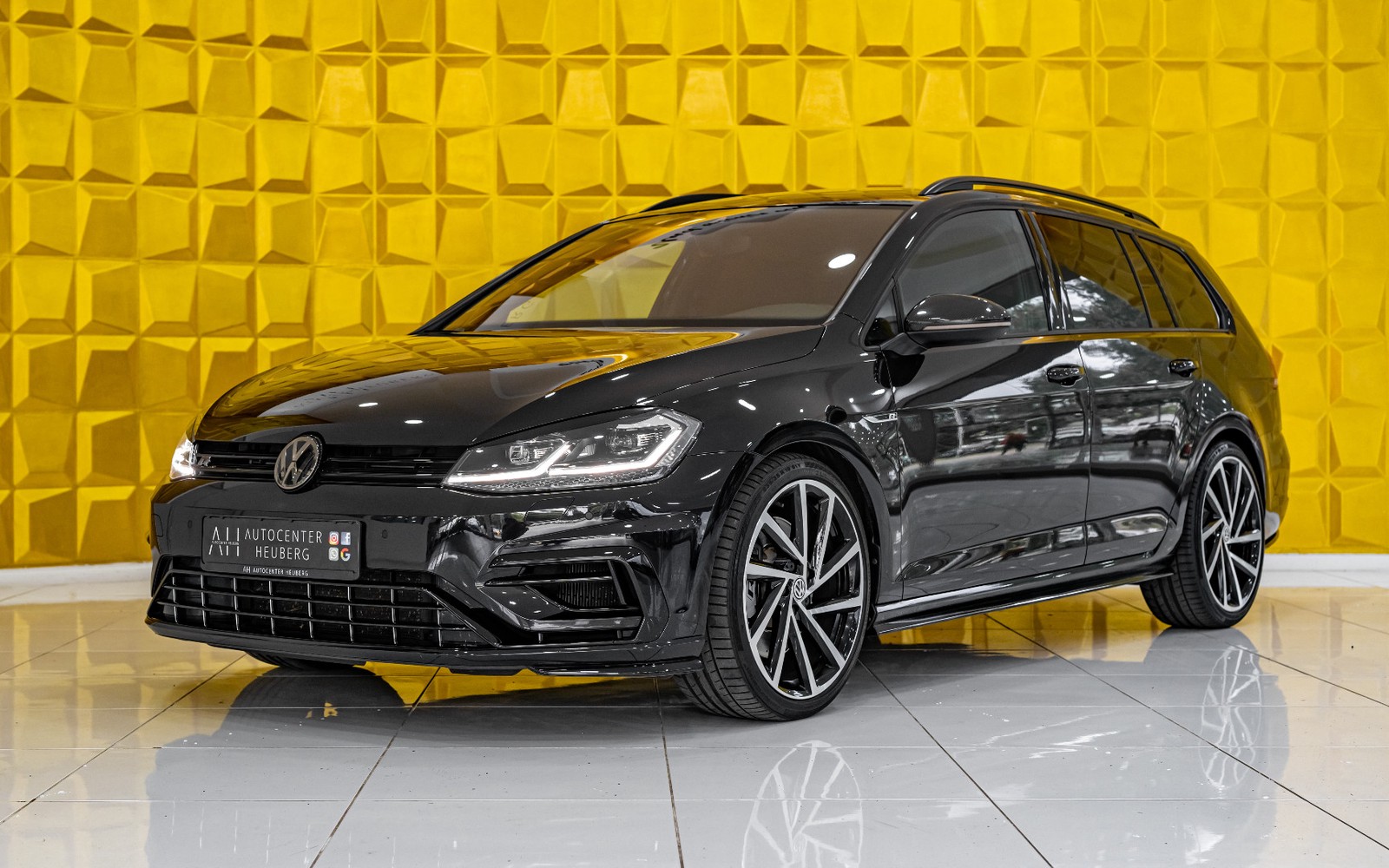 Volkswagen Golf VII R VARIANT 2.0L KAM ACC SPUR TOT