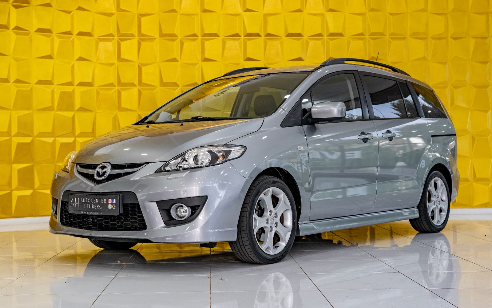 Mazda 5 2.0L PDC 7.SITZER TEMPOMAT LED SHZ GEPFLEGT