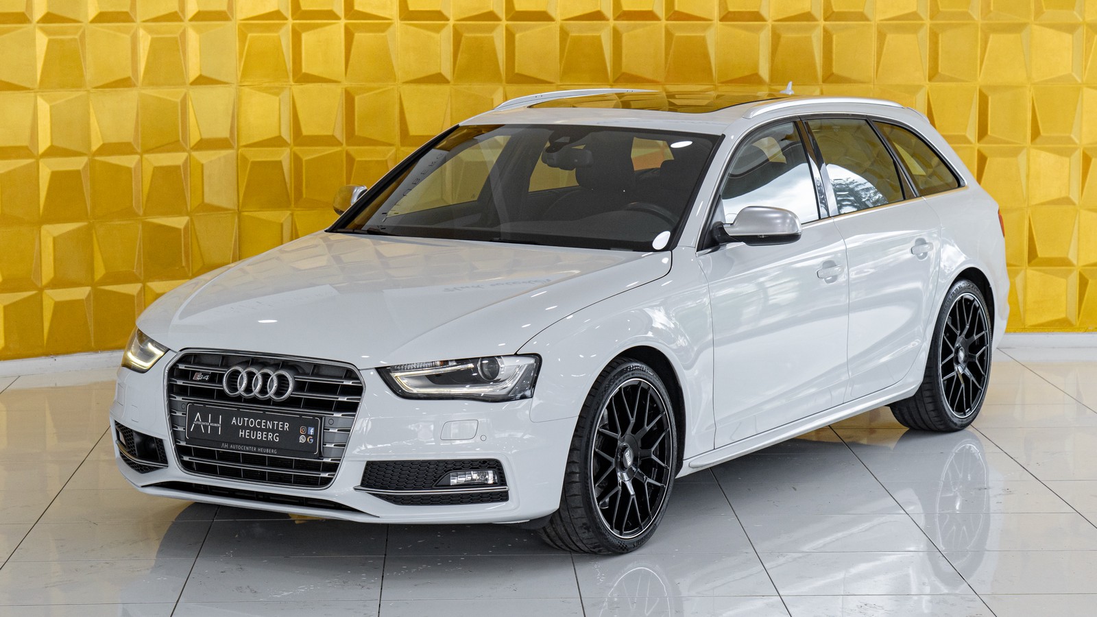 Audi S4 3.0 TFSI quattro PANO KAM B&O