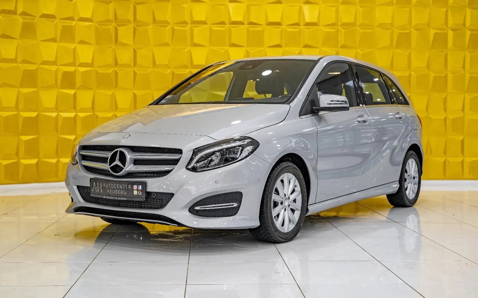 Mercedes-Benz B 200 NUR 19.000 km LED NAVI TOT SHZ KLIMA