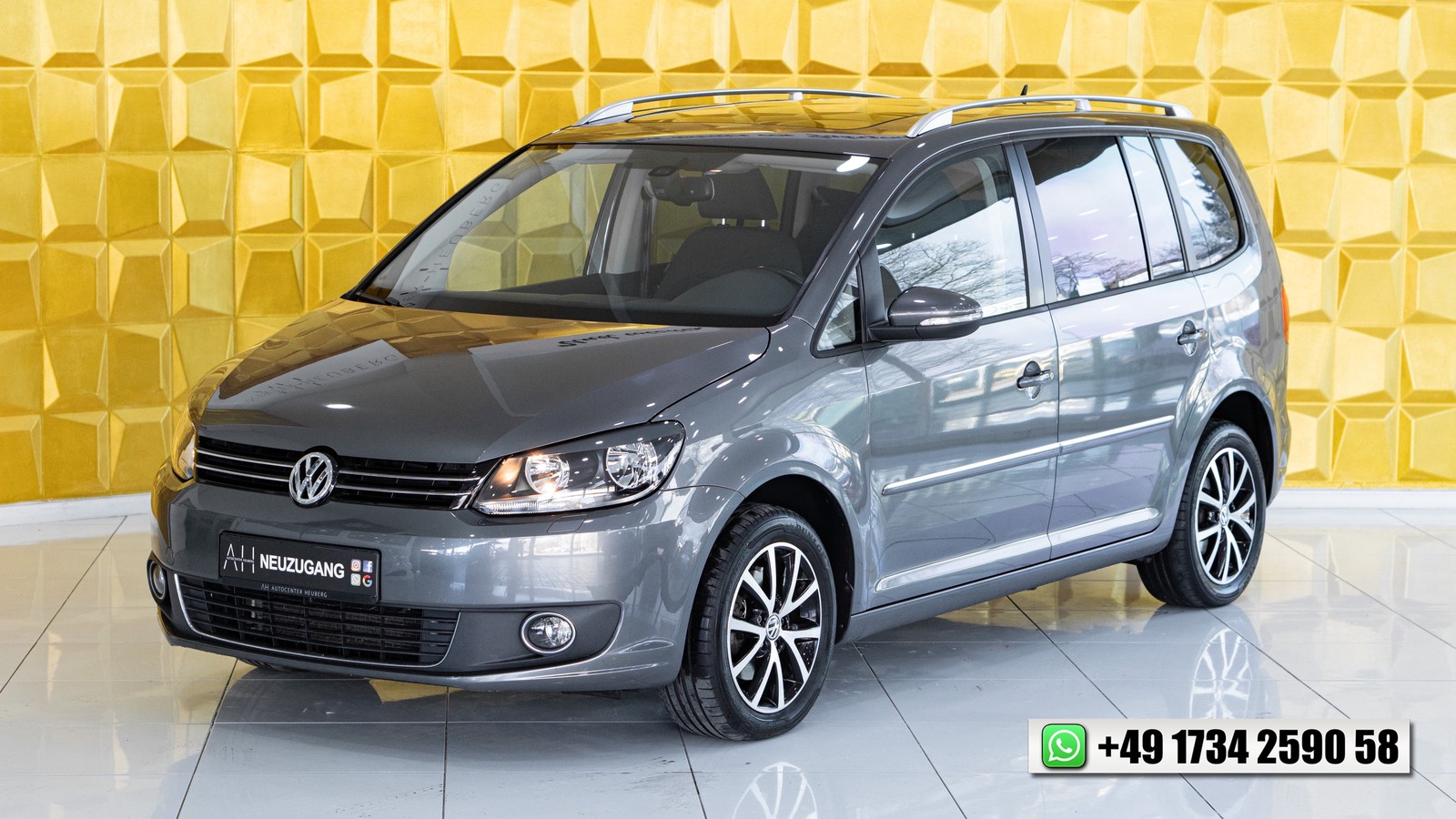 Volkswagen Touran 1.6TDI HIGHLINE PANO 2.Hd 7SITZE