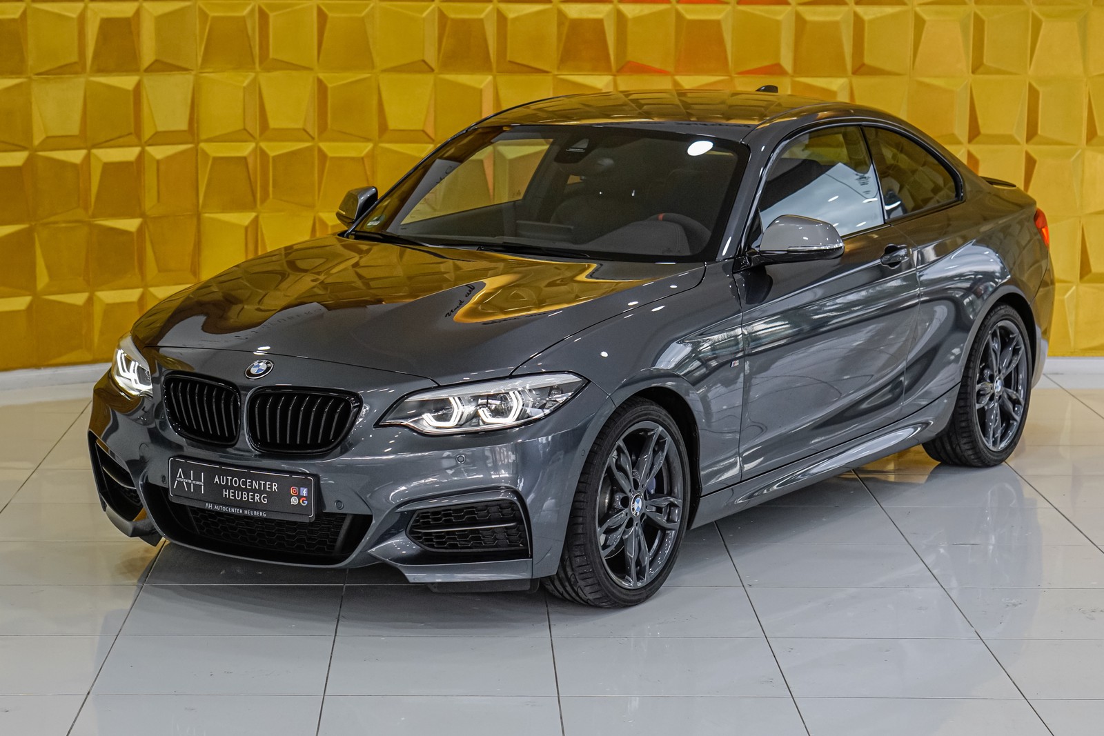 BMW M240i xDrive AKRAPOVIC CARBON BMW GARANTIE