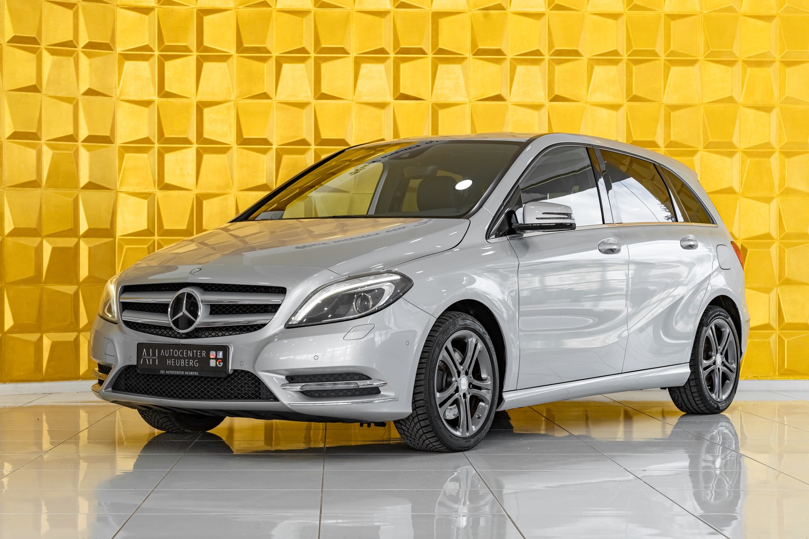 Mercedes-Benz B 220 CDI B  KAM NAVI PDC V&H TOT ELEK.SITZE