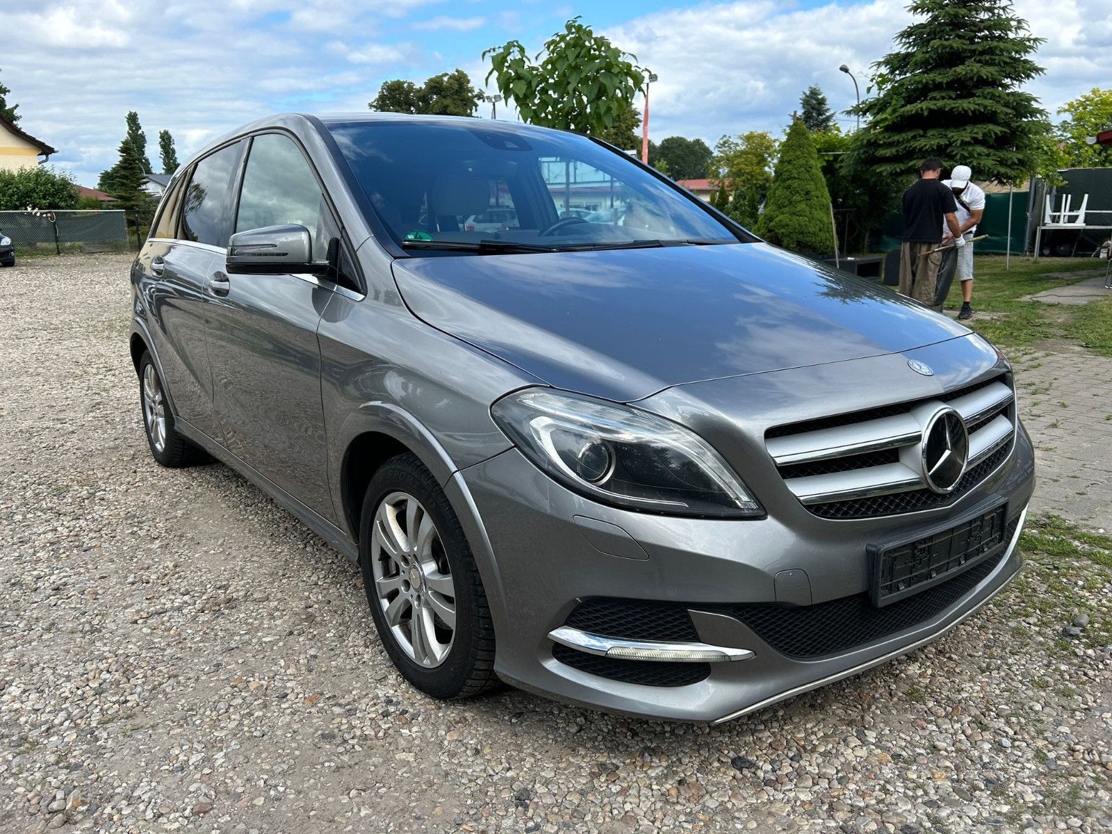 Mercedes-Benz B 200