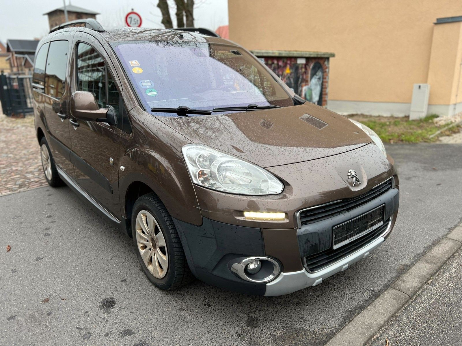 Peugeot Partner Tepee Outdoor/PDC/KLIMATRON/AHK