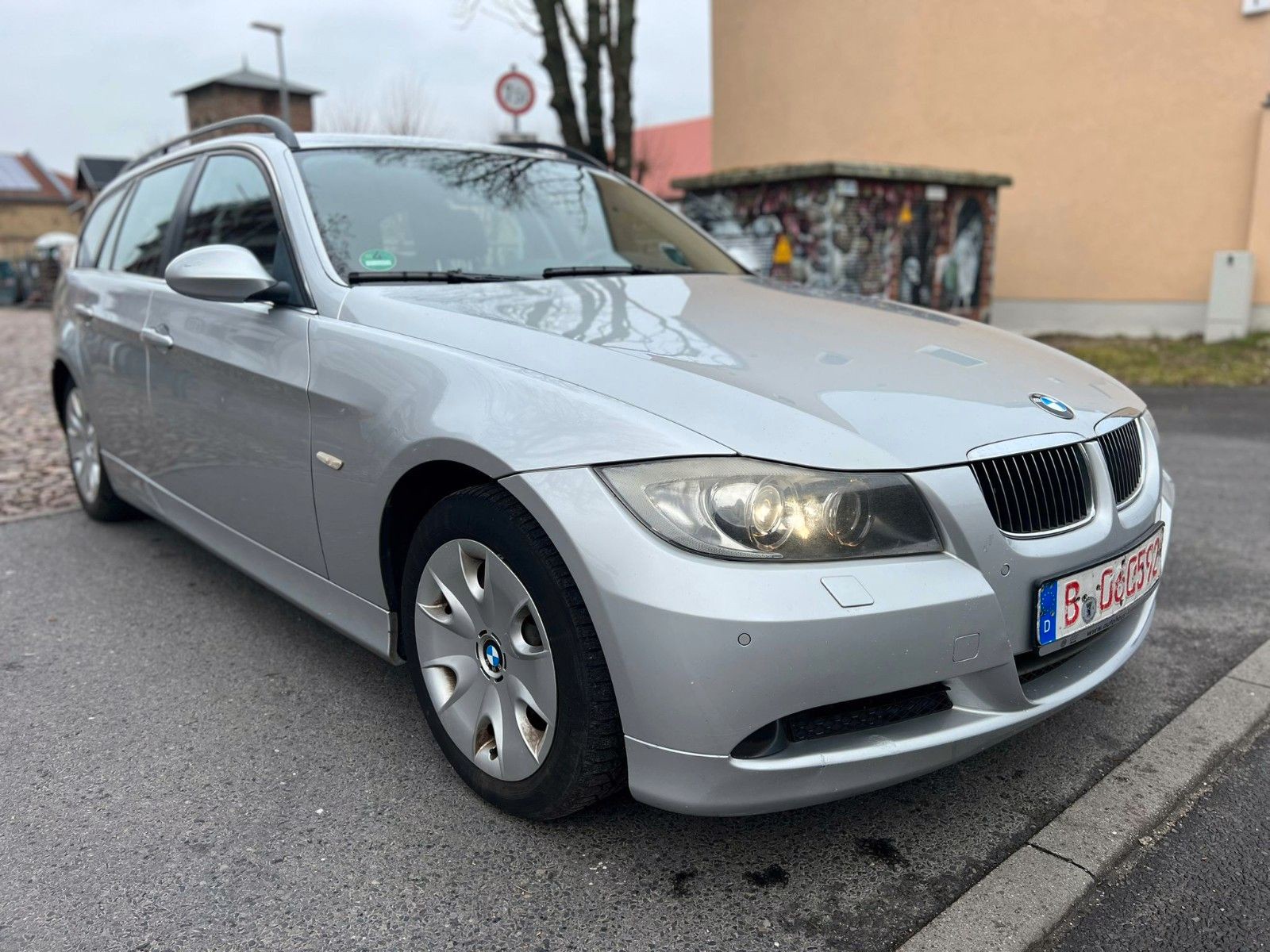 BMW 325i Touring/KLIMATRON/NAVI/PDC/