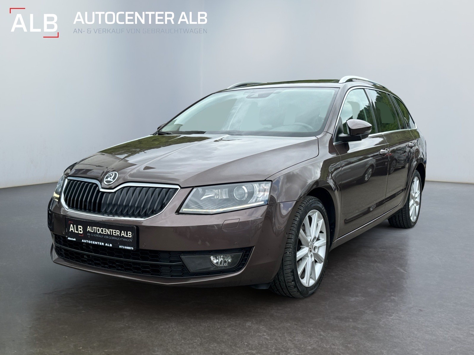 Skoda Octavia Combi 2.0 TDI Elegance/AUTOMATIK/AHK/PANO/EURO5/