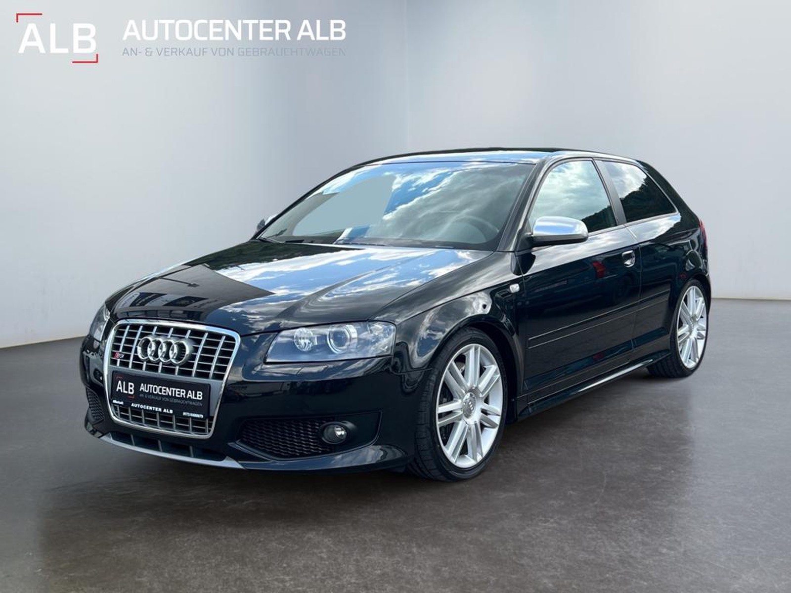 Audi S3 2.0 TFSI quattro /NAVI/XENON/ALCANTARA/ALU/