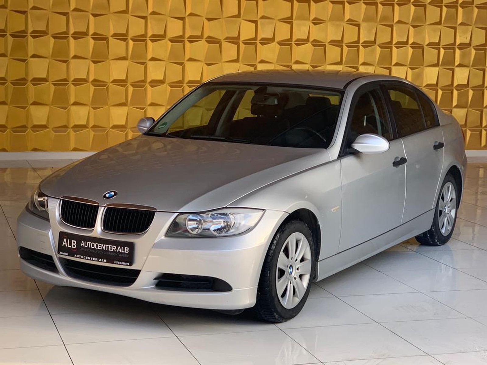 BMW 320i LIM/AUTOMATIK/PDC/KLIMA/