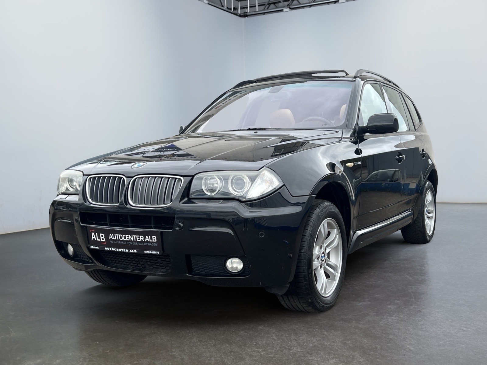 BMW X3 3.0d /M-PAKET/AUTOMATIK/4X4/XENON/LEDER/PANO/