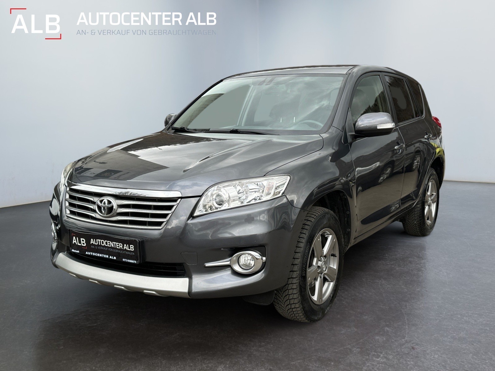 Toyota RAV4/NAVI/EURO5/4X4/AHK/KAMERA/ALCANTARA/