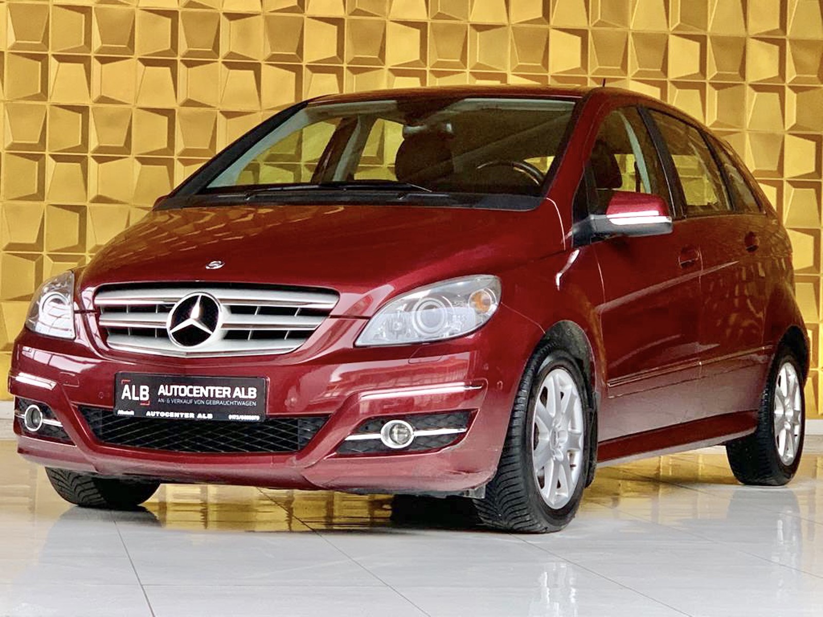 Mercedes-Benz B 200 CDI /AUTOMATIK/NAVI/XENON/EURO 5/