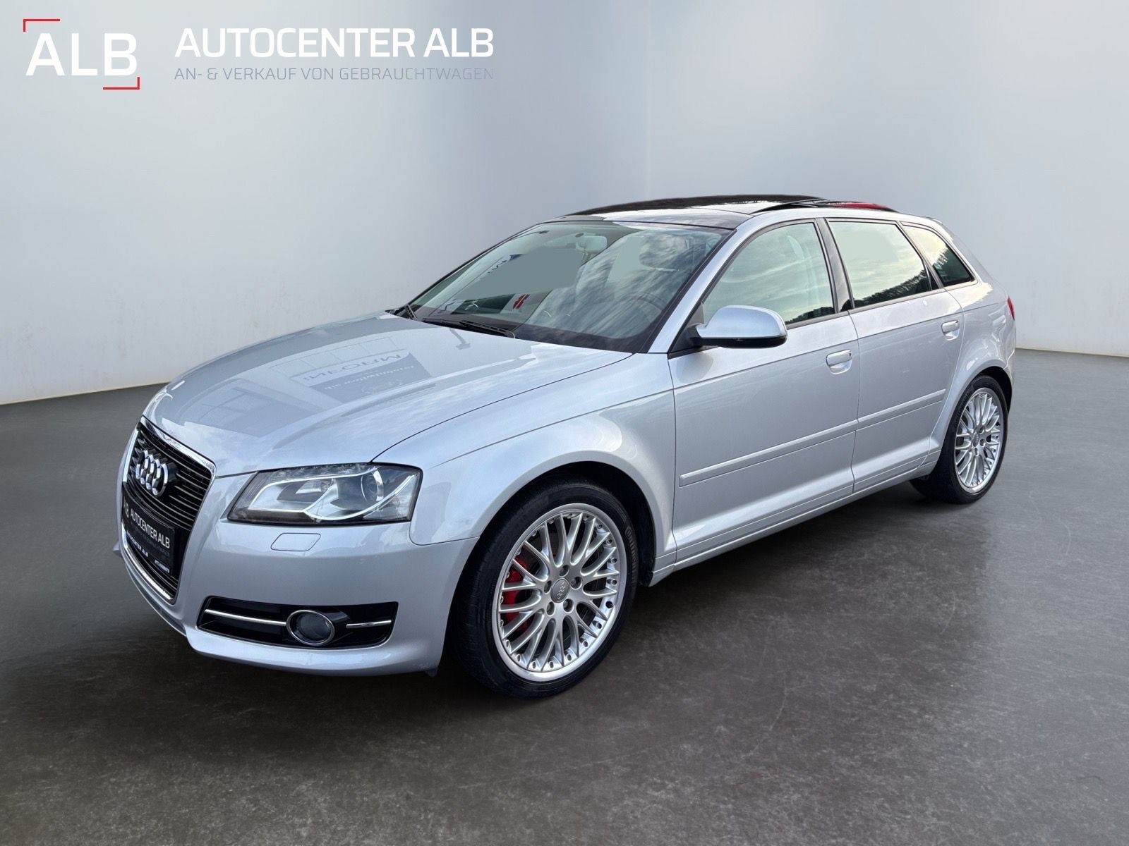 Audi A3 Sportback 1.8/S-TRONIC/PANO/1 HAND/XENON/ALCANTARA/