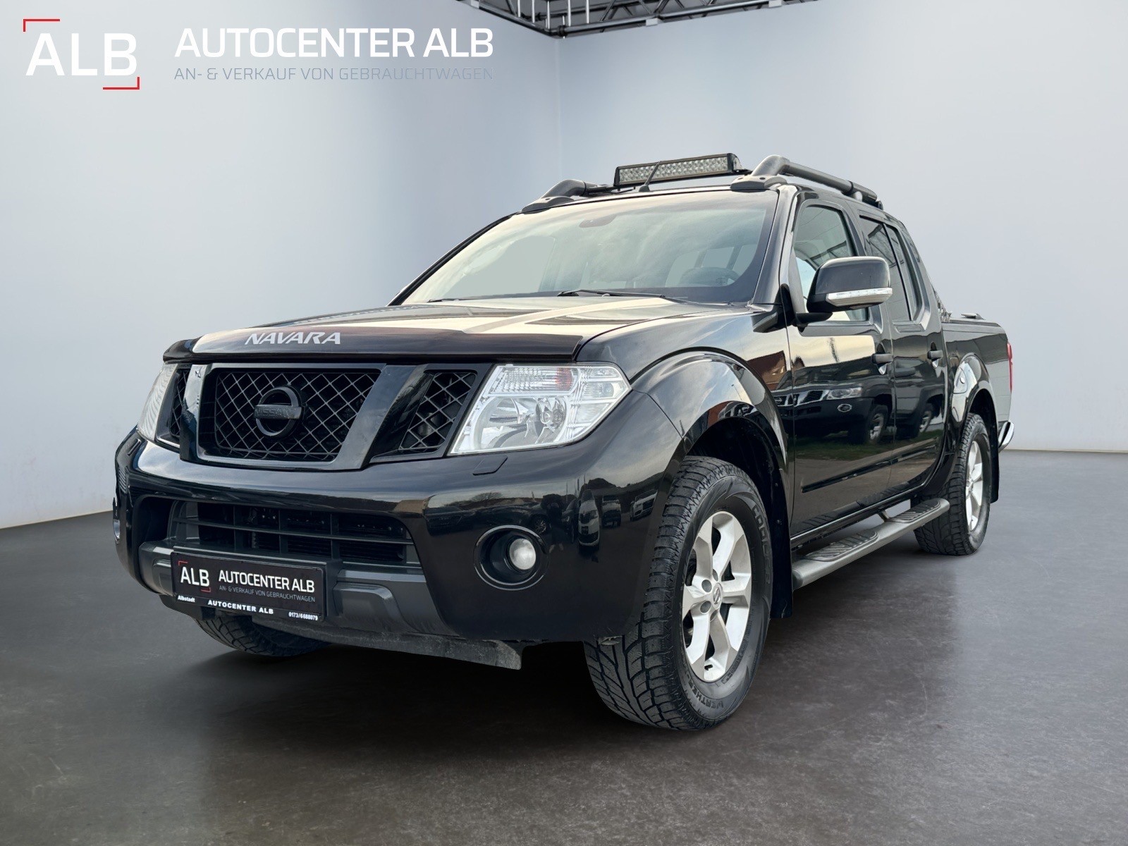 Nissan Navara Pickup Doppelkabine/4X4/AUTOMATIK/AHK/LEDER/