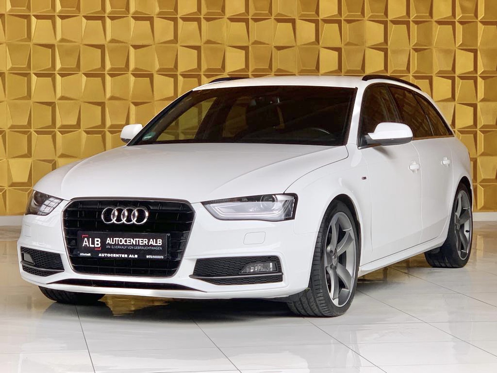 Audi A4 Avant /3X S-LINE/AUTOMATIK/XENON/NAVI/EURO6
