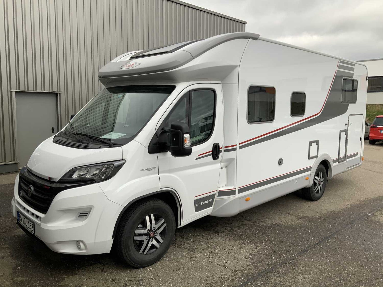 LMC Element T 758 G Markise / Navi / Rückfahrkamera