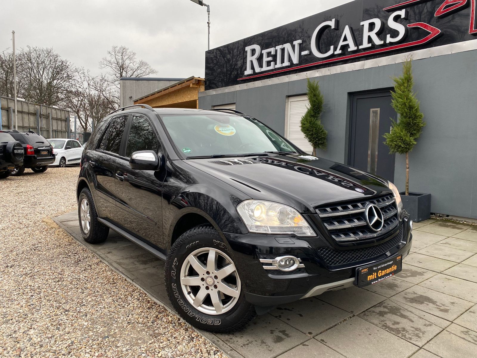 Mercedes-Benz ML 350/XENON/NAVI/AHK/SCHIEBEDACH/LEDER/SHZ/MFL