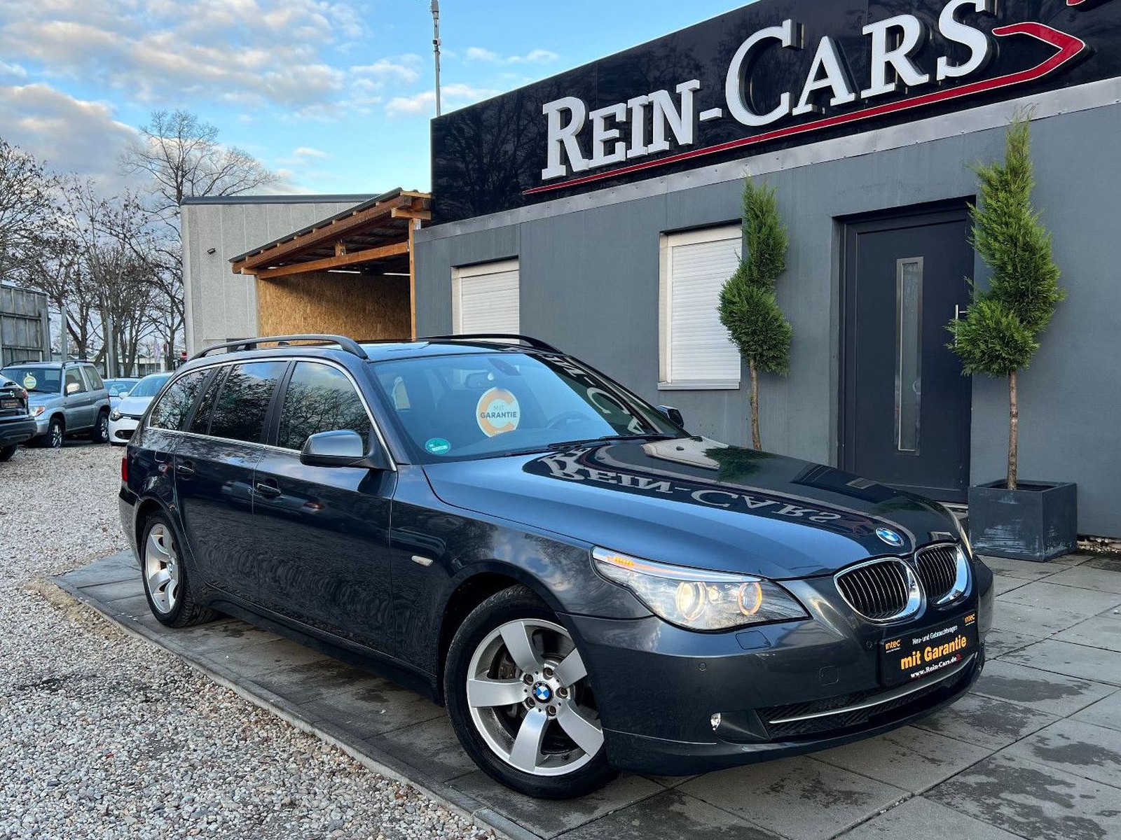 BMW 525 3.0/XENON/PANO/HUD/AHK/NAVI/LEDER/TEMPOM.