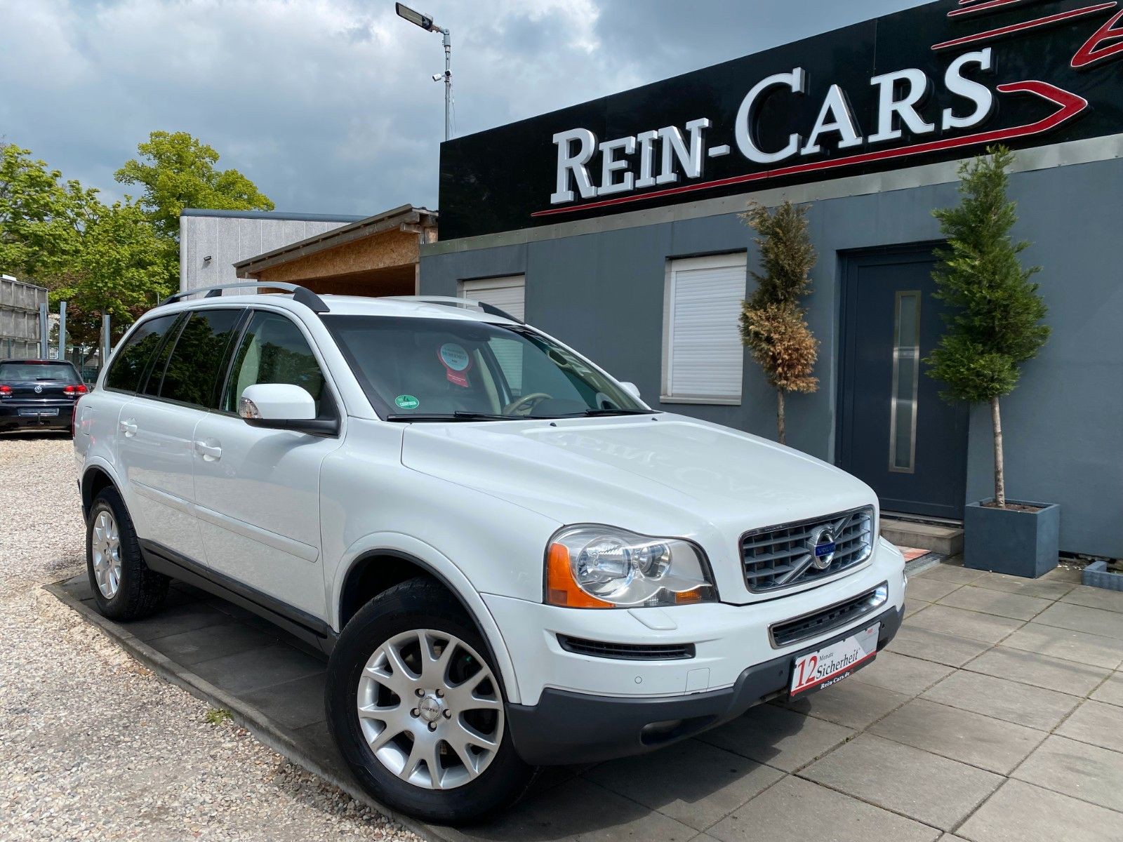 Volvo XC90 2.4/7-SITZER/LEDER/AHK/MFL/SHZ/PDC