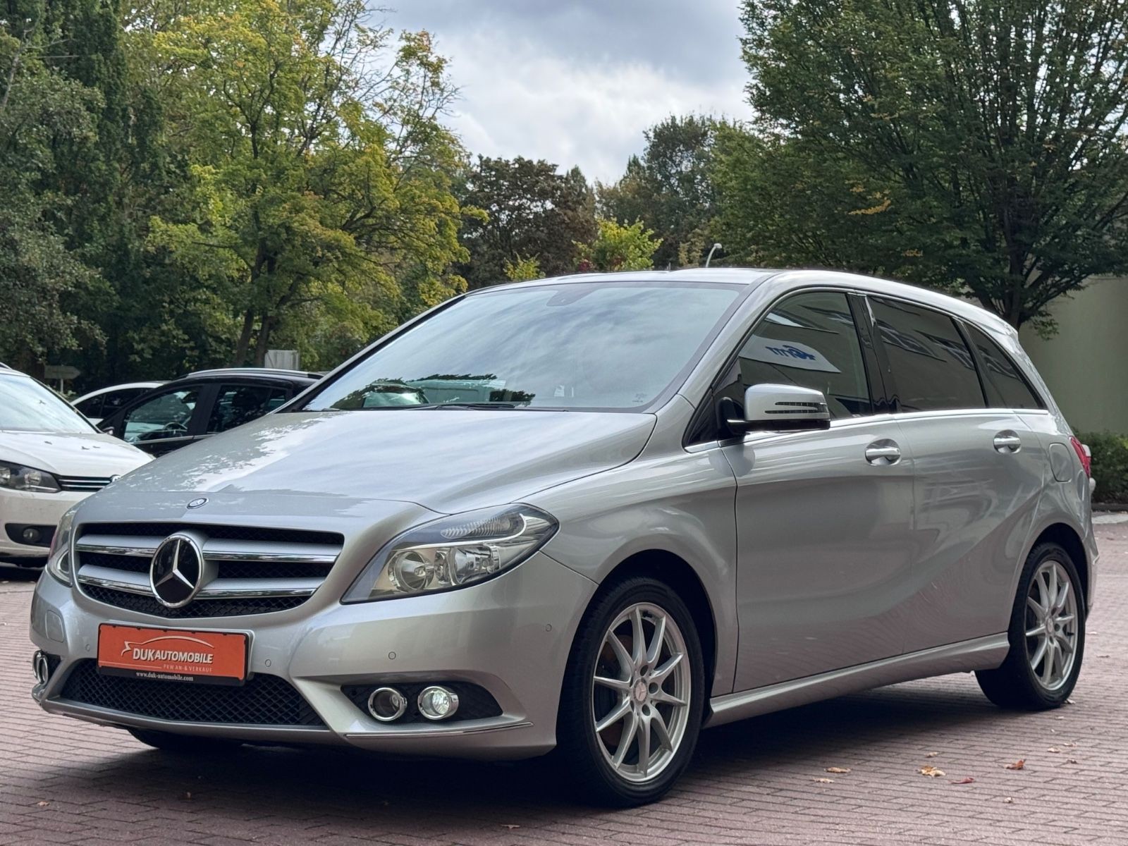 Mercedes-Benz B 180 Navi Scheckheft BlueEfficiency