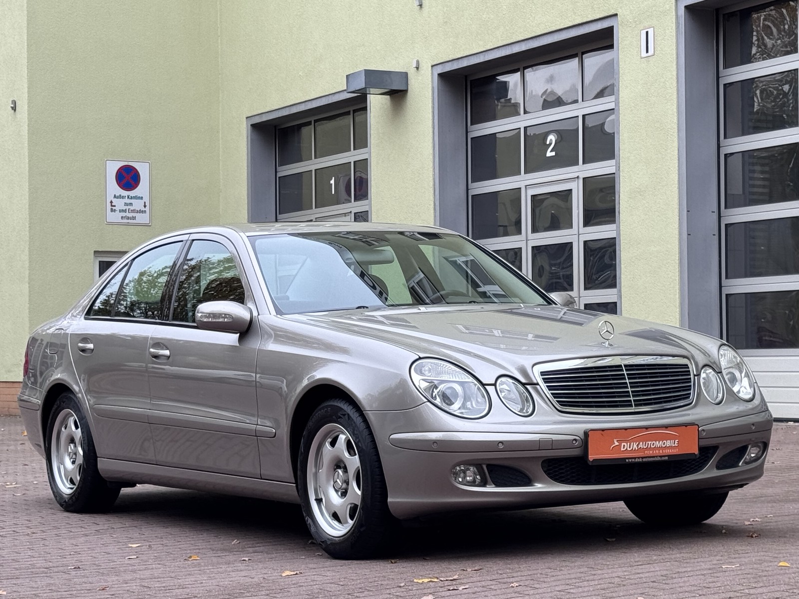 Mercedes-Benz E 200 Kompressor Automatik Schiebedach 1.Hand Scheckheft