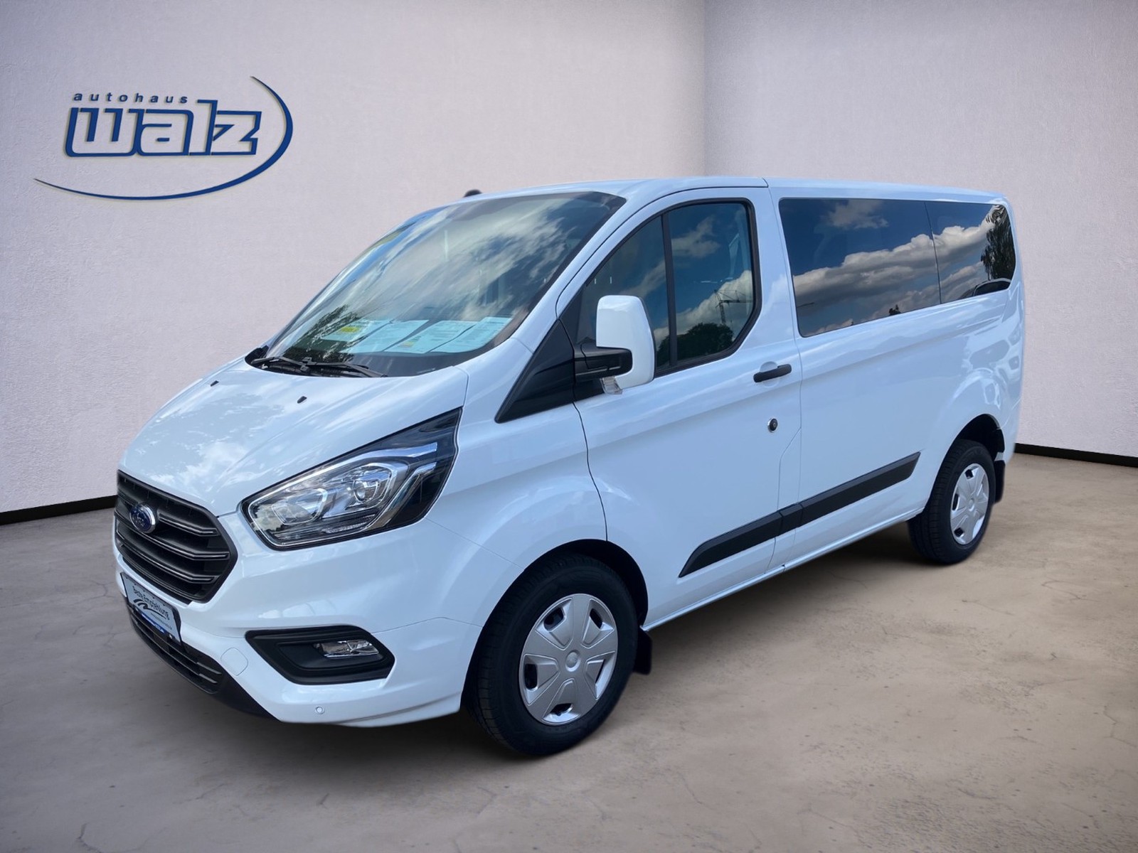 Ford Transit Custom Kombi Vorführfahrzeug kaufen in Neuweiler Preis 39990  eur - Int.Nr.: 42022