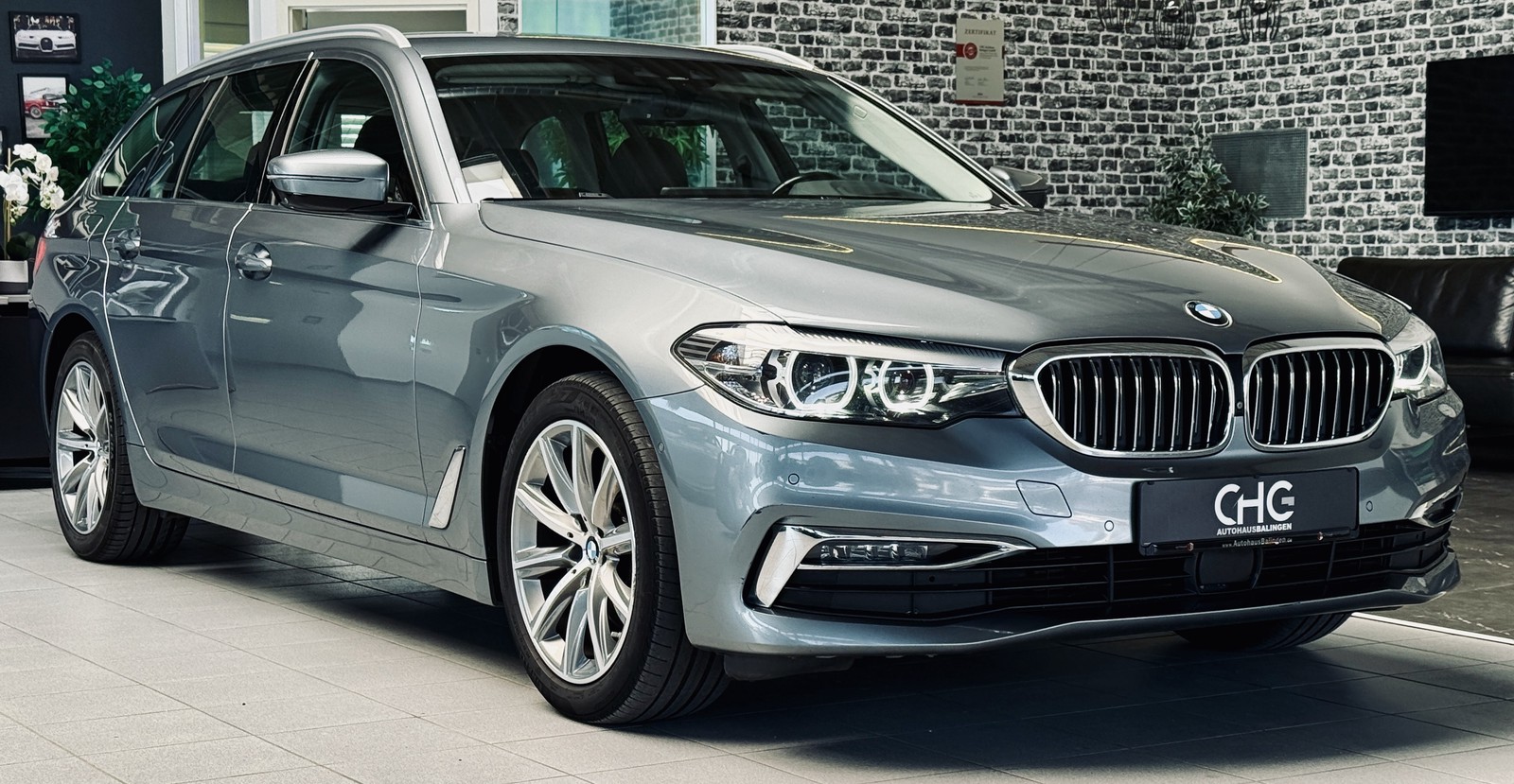 BMW 520d xDrive Luxury STHZ|NAVI|KAMERA|HUD|VOLL