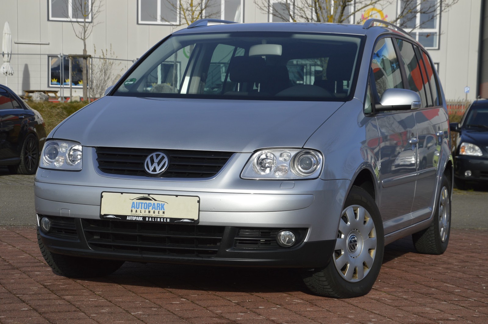 Volkswagen Touran Highline *Automatik*Klima*SHZ*AHK* gebraucht kaufen in Balingen Preis 5990 eur