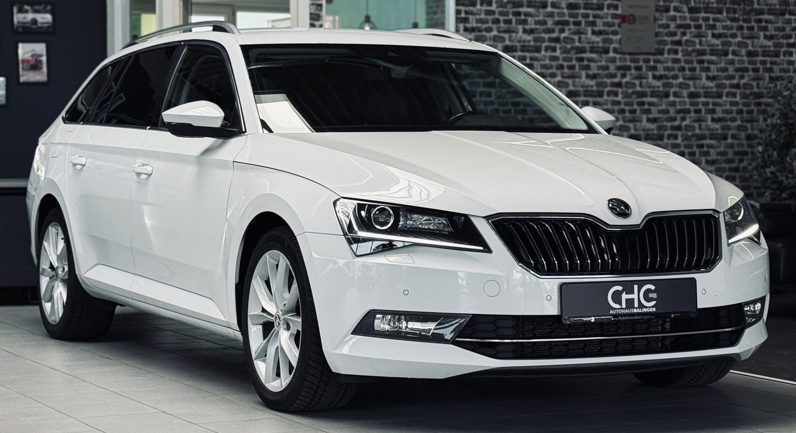 Skoda Superb Combi Style KAMERA|AHK|NAVI|4xSHZ|TEMP.
