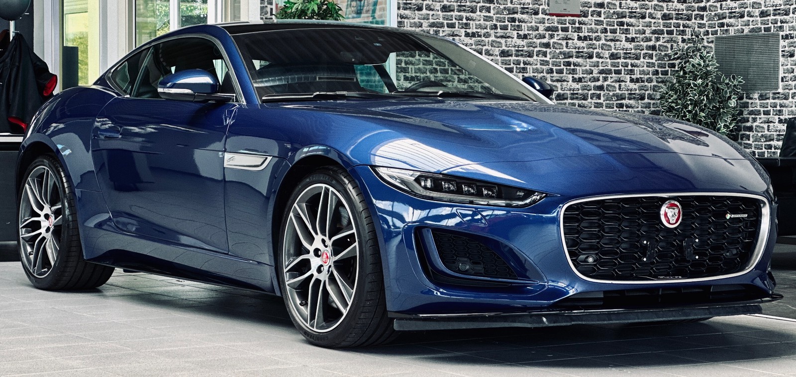 Jaguar F-TYPE P450 R-DYNAMIC 1HD|PANO|KAMERA