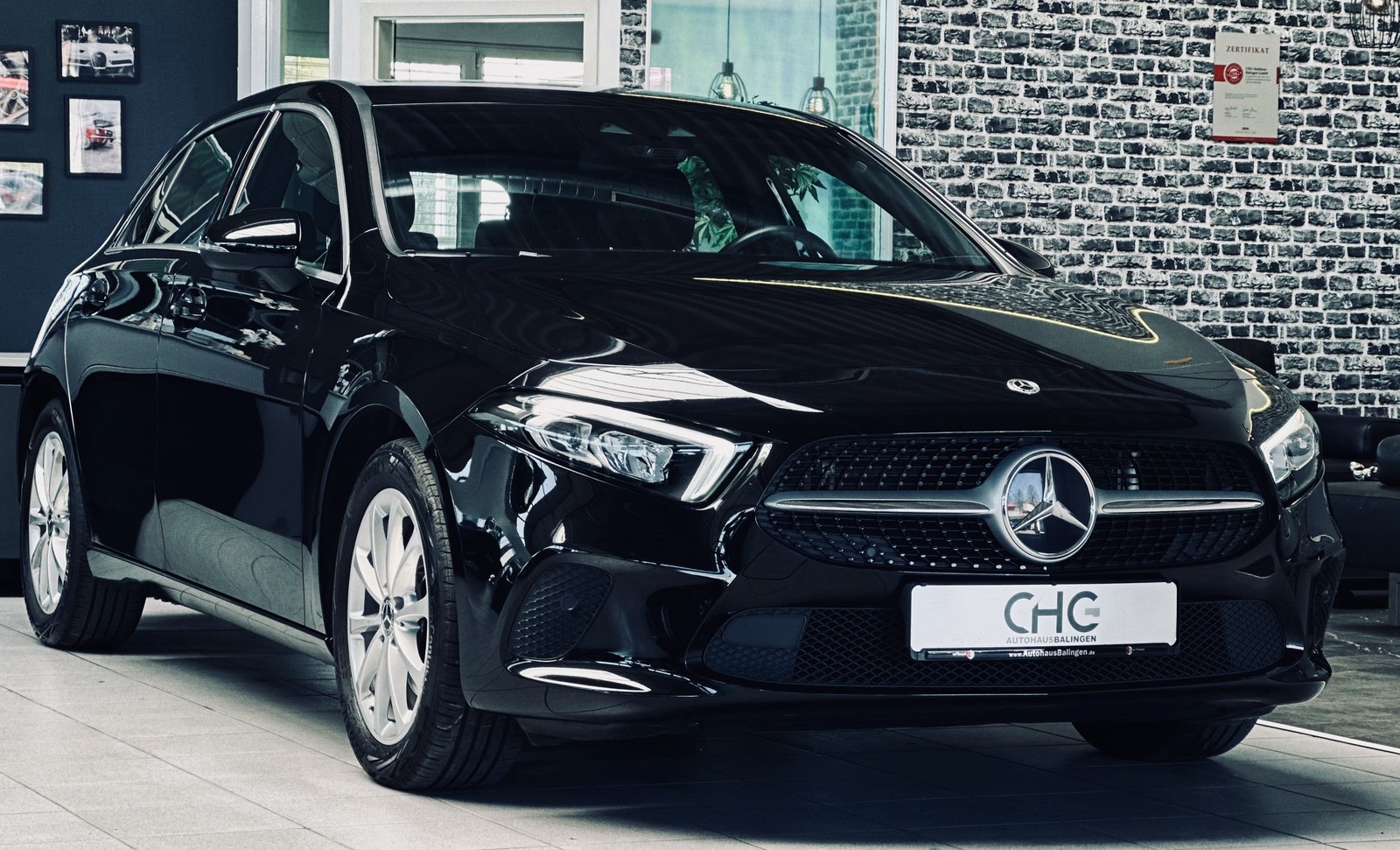 Mercedes-Benz A 200 NAVI|SHZ|SPUR |PDC|MFL|TEMP.|LED-HIGH|CARBON