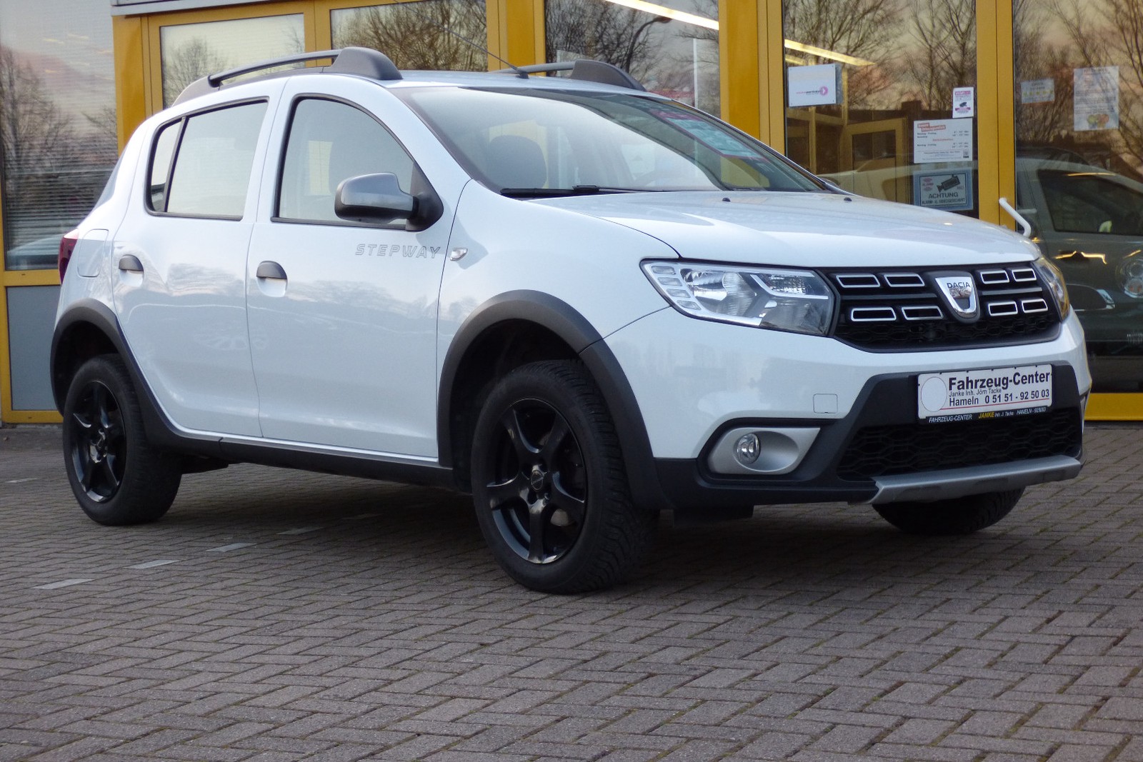 Бампер передний sandero stepway