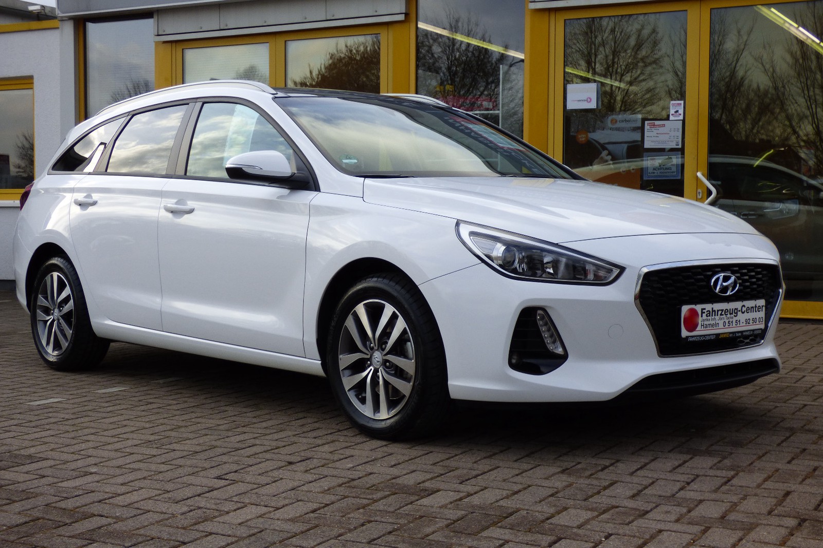 Hyundai i30 Family+, 1. Hand, Panorama, Navi, Kamera