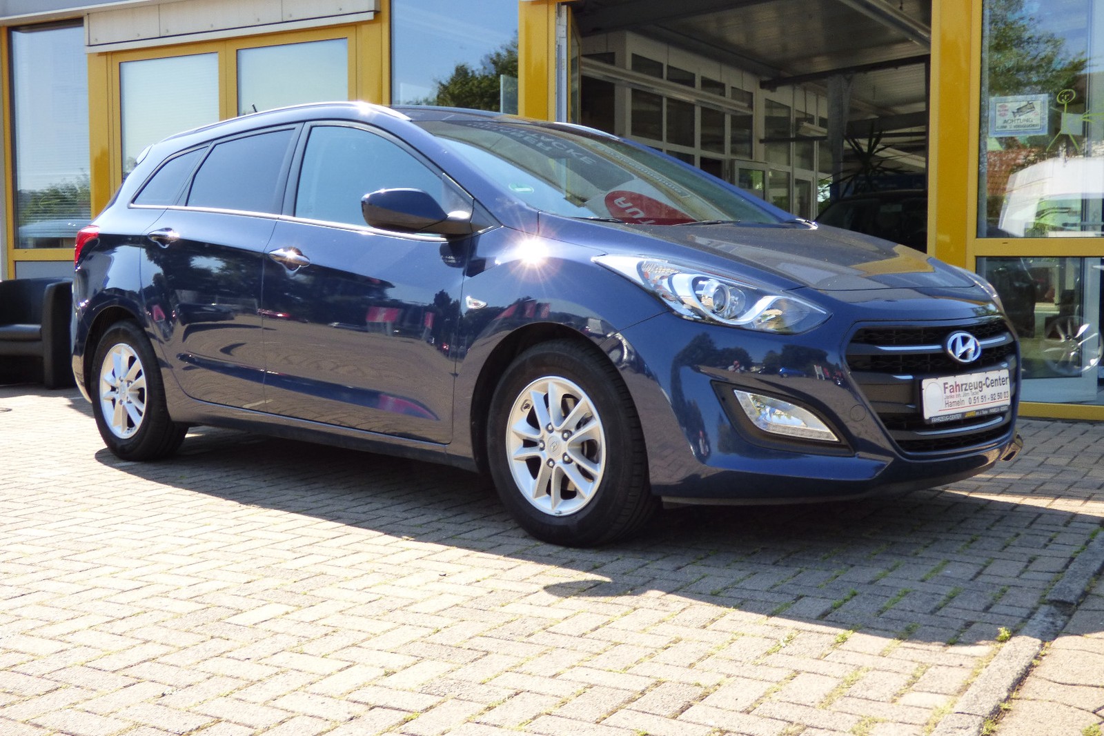 Hyundai i30 CW Navigation, SHZ, PDC, Tempomat, 8 fach