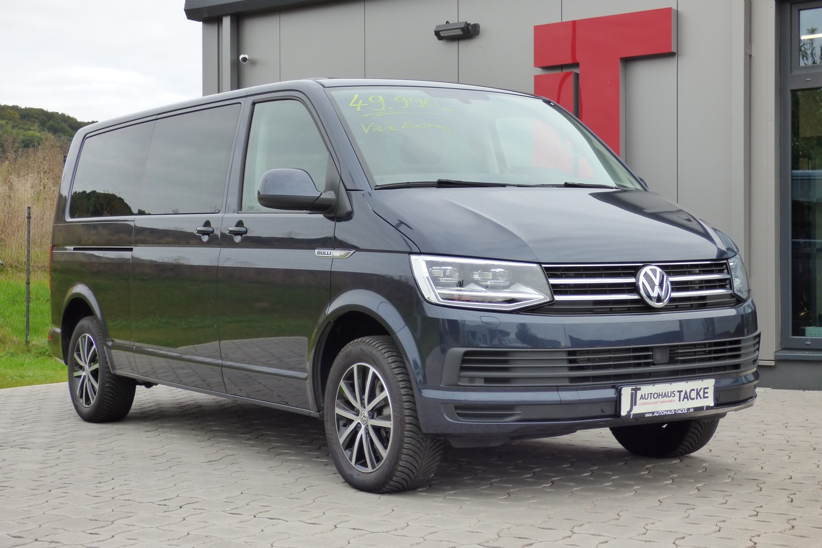 Volkswagen Comfortline Multivan lang DSG Leder Kamera LED