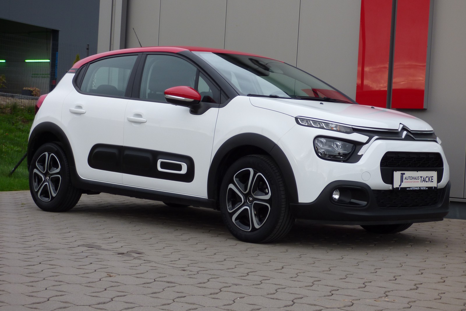Citroën C3 Shine Navi,Kamera,LED,Verkehrszeichen,Tempomat