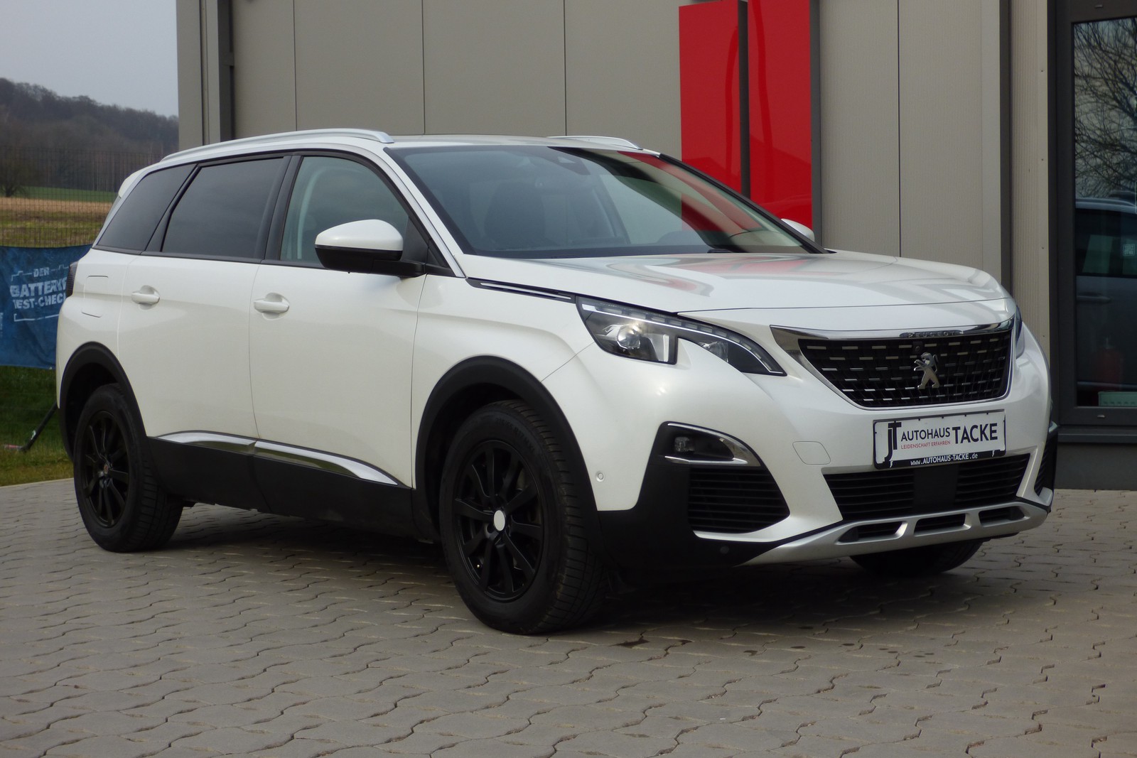 Peugeot 5008 Allure 7-Sitzer, Panorama, AHK, 8 fach bereift