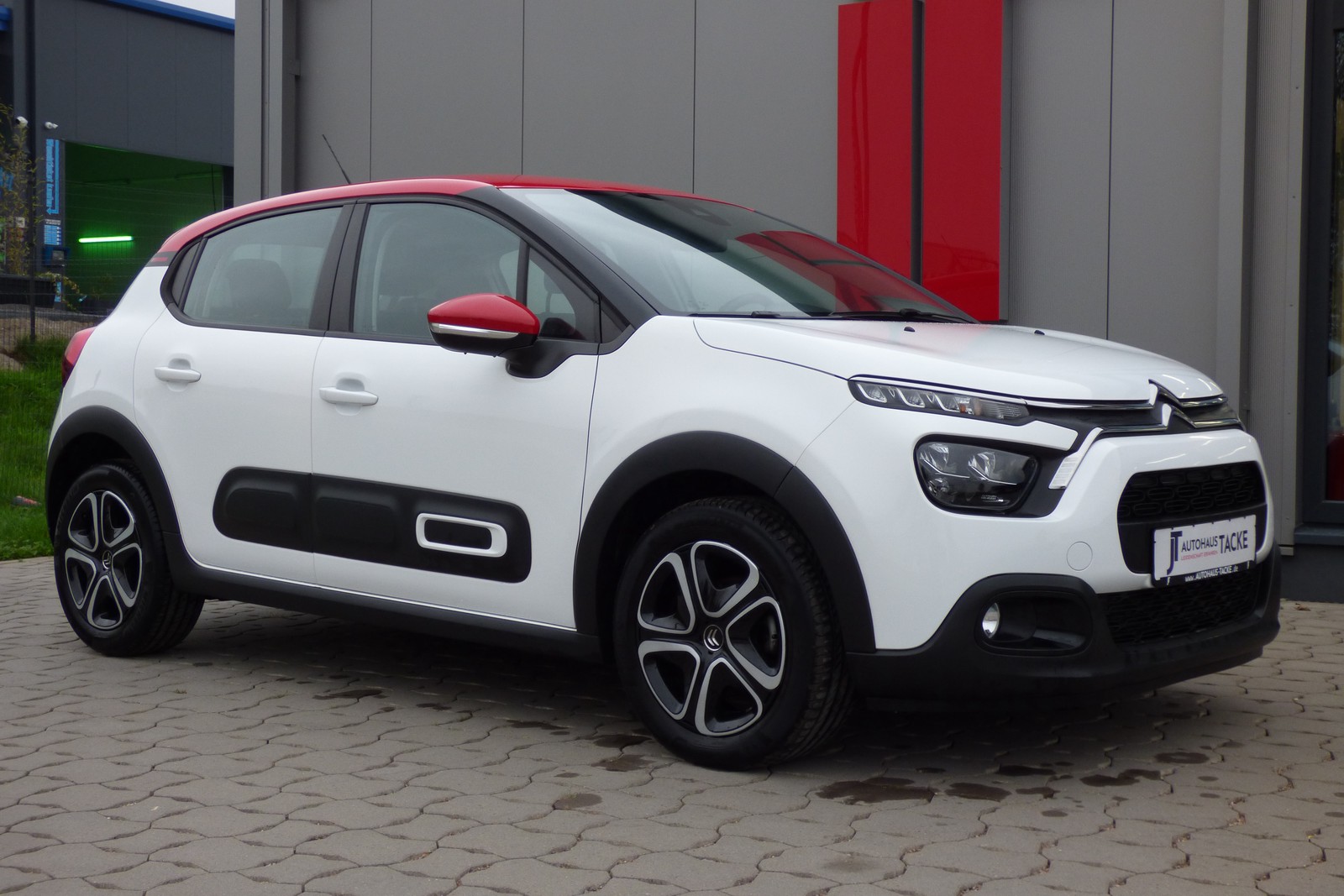 Citroën C3 Shine 1. Hand, Navi, LED, PDC, Klimaautomatik