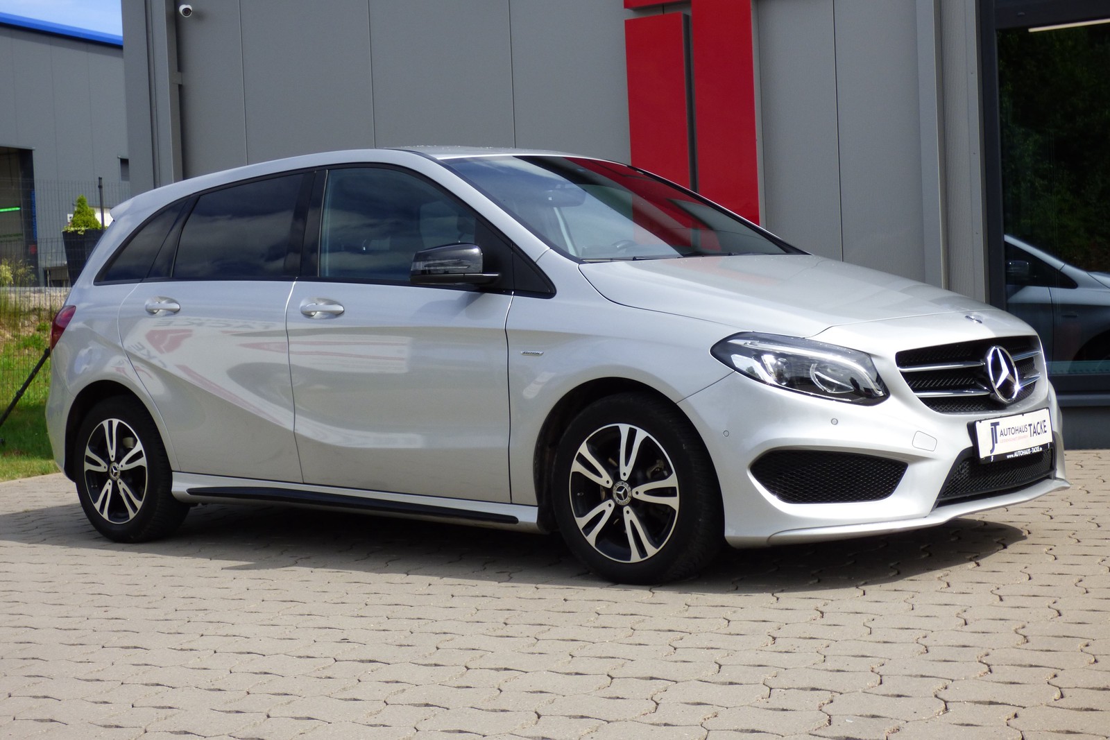 Mercedes-Benz B 180 LED, Navi, SHZ, Parklenkassist
