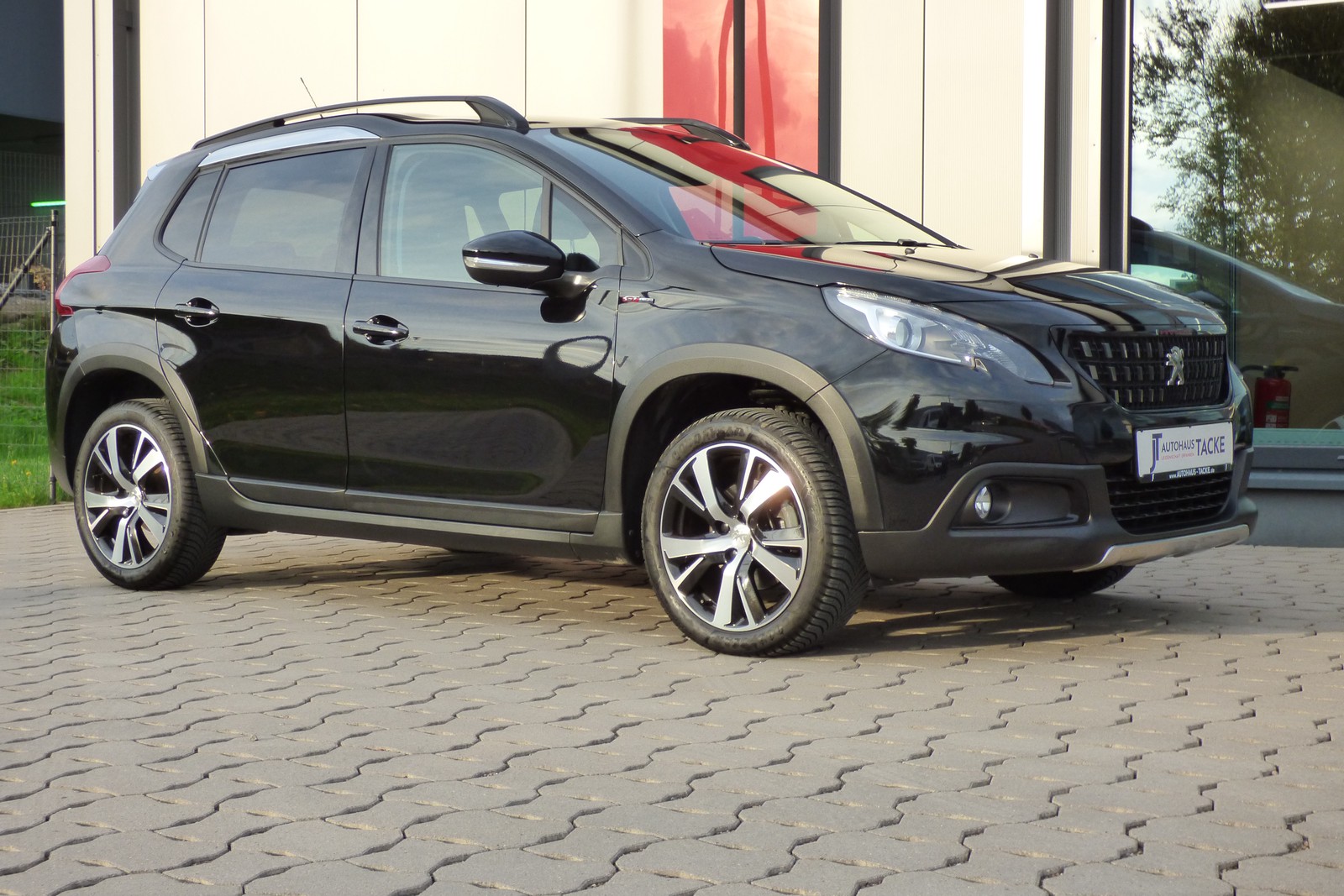 Peugeot 2008 GT-Line Allure 1. Hand, Navi, Allwetter