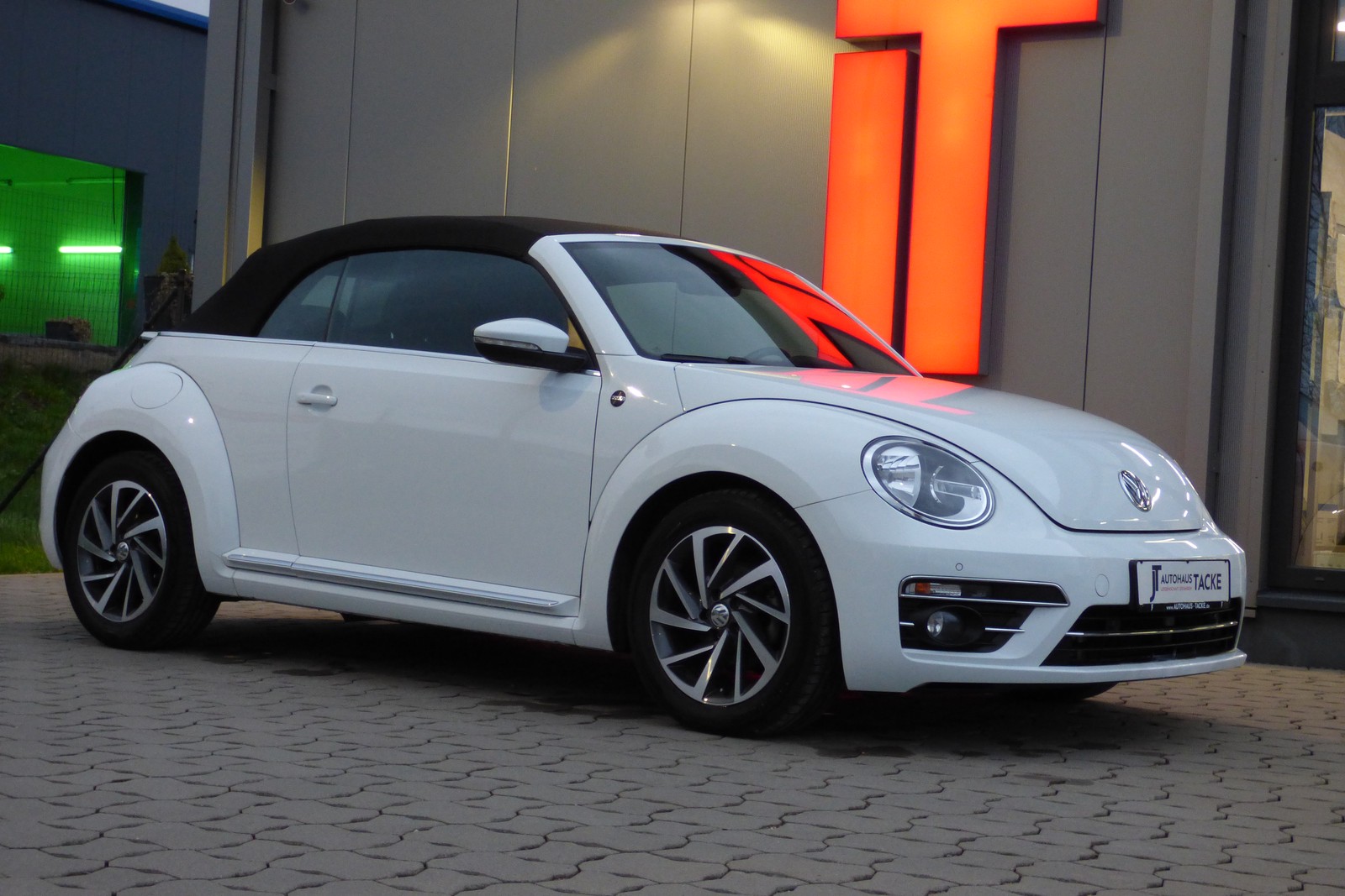 Volkswagen Beetle Cabriolet Sound DSG, Kamera, PDC v+h, SHZ
