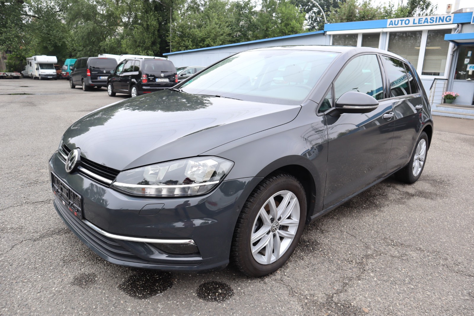 Volkswagen Golf VII 1.6 TDI Comfortline Navi. Klimaaut. SHZ. PDC. Alu.