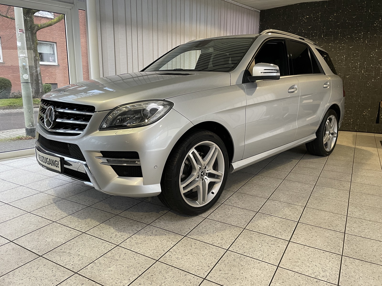 Mercedes-Benz ML 250 AMG Line AssistPakPlus Airmatic Voll EUR6