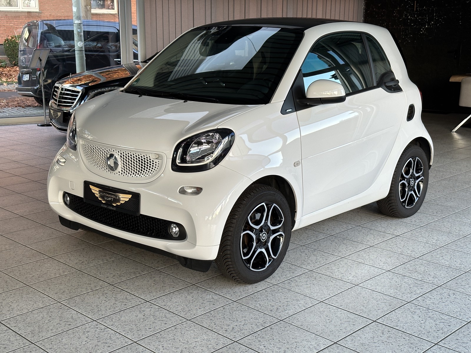 Smart ForTwo Coupe PRIME Leder Navi SHZ Pano Alu